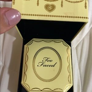 Too Faced Highlighter